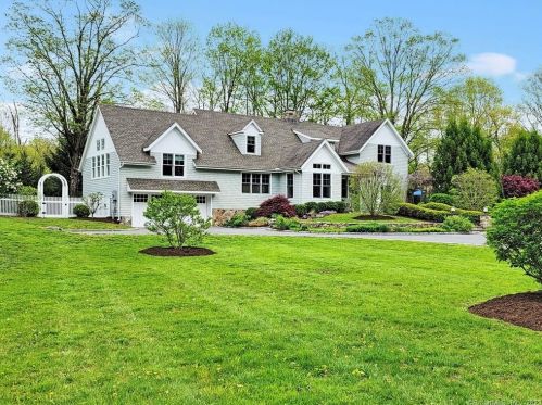 34 Playground Rd, Ridgefield, CT 06877-6214