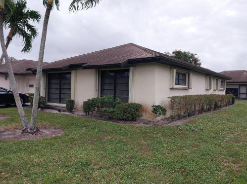 10051 Eaglewood Rd, Boynton Beach, FL 33436-4039