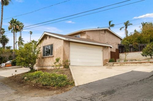 352 Beaumont Dr, Vista, CA 92084-5662