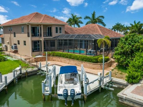 901 Hyacinth Ct, Marco Island, FL 34145-6818