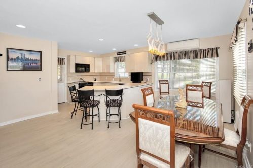 255 Kensico Rd, Thornwood NY  10594-1656 exterior