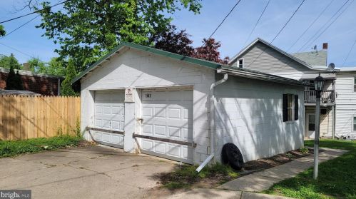 1941 State St, Harrisburg PA  17101-1143 exterior