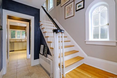 151 Nelson Rd, Scarsdale, NY 10583-5811