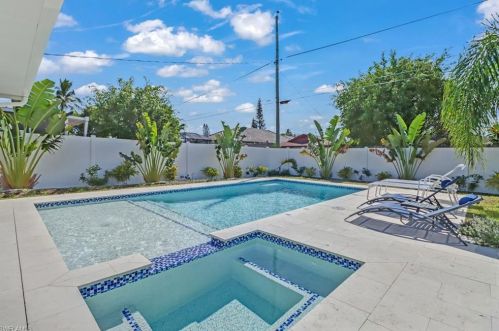 724 100th Ave, Naples, FL 34108-2240
