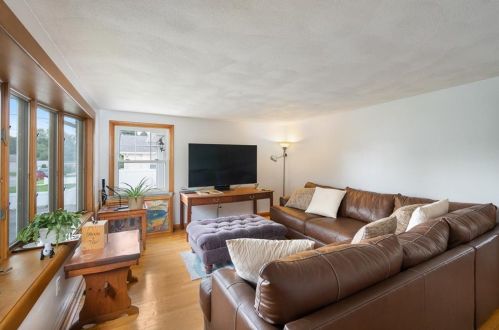 21 Brookside Ave, North Providence RI  02911-1510 exterior