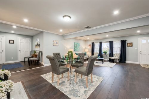 8 Prince Ln, Westbury NY  11590-6229 exterior