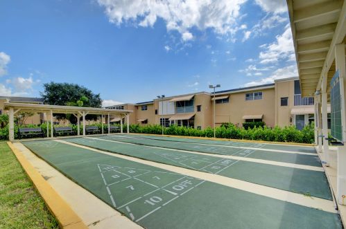 2181 1st Ct, Boynton Beach FL  33435-2903 exterior