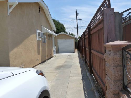 5846 Lime Ave, Long Beach, CA 90805-4108