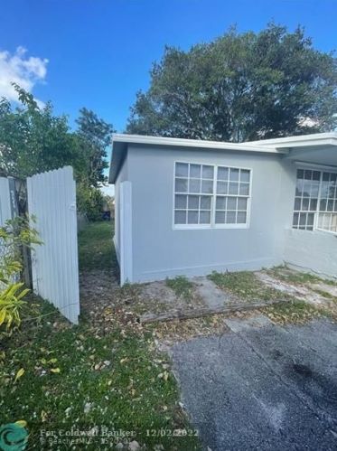 6839 21st St, Hollywood, FL 33023-2711