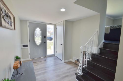 702 Danvers Dr, Cincinnati, OH 45240-3108