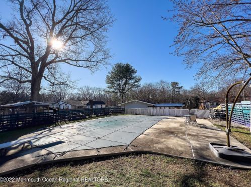 475 Toms River Rd, Jackson Twp NJ  08527-3722 exterior