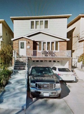 47 7th St, Bayonne, NJ 07002-2416