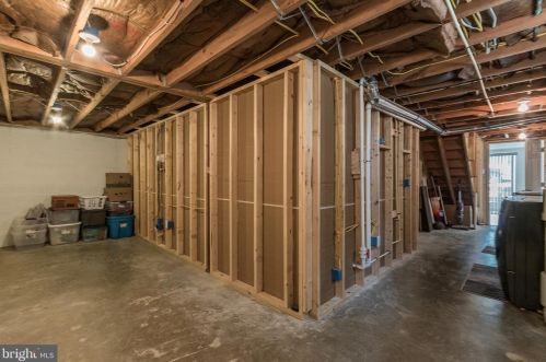 1642 Ox Rd, Edinburg VA  22824-3024 exterior