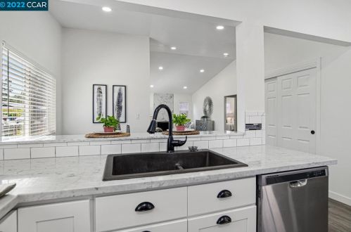 142 Diablo Ct, Concord CA  94523-1925 exterior