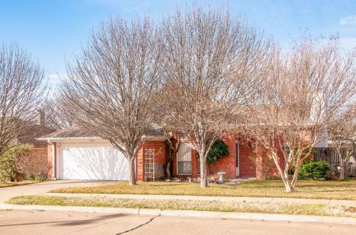 1021 Park Place Blvd, Midlothian TX  76065-5197 exterior