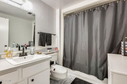 18602 132 Ave, Sun City AZ 85375-4502 exterior