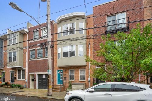 2114 Carpenter St, Philadelphia, PA 19146-2516