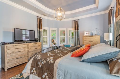 1827 Crooked Oak Ln, Lutz FL  33559-7407 exterior