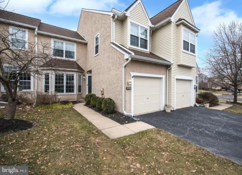 202 Country Club Dr, Lansdale, PA 19446-1458