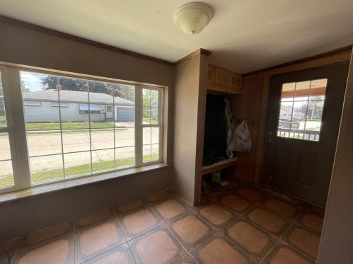 108 Roller Ave, Beaver Dam, WI 53916-2822