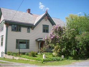 80 Main St, Potash Point, VT 05491-1155
