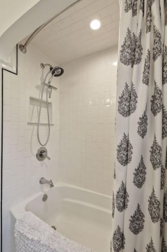 4235 Washburn Ave, Minneapolis MN 55412-1532 exterior