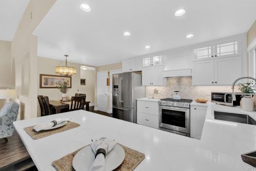 1000 Woodridge Dr, Vacaville CA  95687-6440 exterior