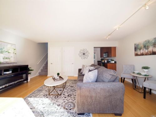 1638 Yardley St, Santa Rosa CA 95403-2397 exterior