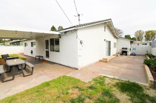 2241 Ravenna St, Simi Valley CA  93065-2737 exterior