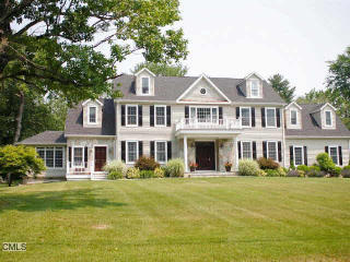 28 Munko Dr, Stamford, CT 06902-1211