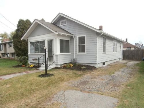 94 Majestic Ave, Warwick, RI 02888-2359