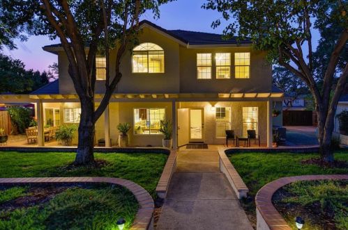 255 American River Canyon Dr, Folsom CA  95630-7142 exterior