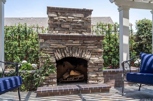 4237 Sussex Cir, Cypress CA  90630-2742 exterior
