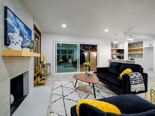 12912 Gramercy Pl, Gardena CA  90249-1808 exterior