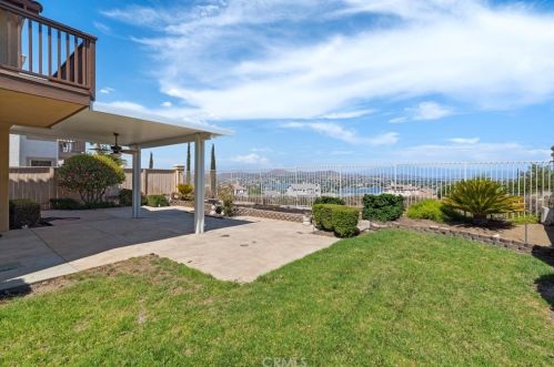 7 Villa Valtelena, Lake Elsinore CA  92532-0110 exterior