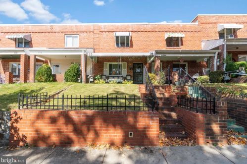 3334 Alden Pl, Washington, DC 20019-1313