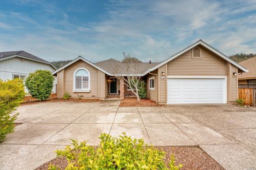 7506 Oakmont Dr, Santa Rosa, CA 95409-6499