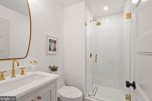 236 11th St, Washington DC  20002-6218 exterior