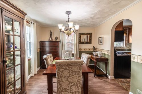 453 Riverview Dr, New Kensington PA  15068-5936 exterior