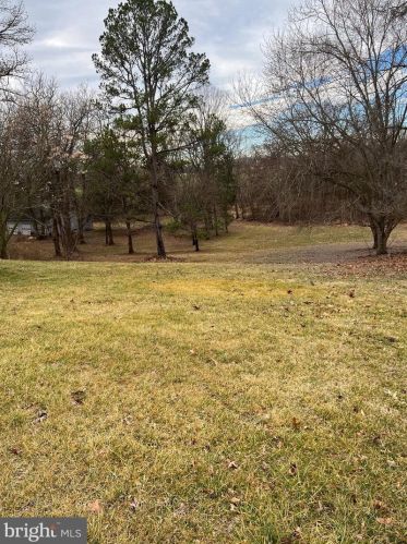 468 Hillcrest Rd, Edinburg VA  22824-2923 exterior