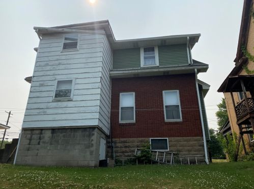 72 Clarksville St, Greenville, PA 16125-2373