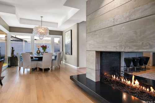 1727 Tradewinds Ln, Newport Beach CA  92660-4313 exterior