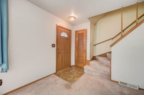 5715 Sievers Pl, Milwaukee, WI 53209-4543