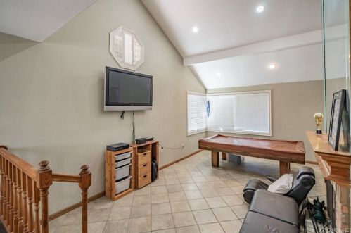 2828 Inyo Cir, Simi Valley CA 93063-2002 exterior