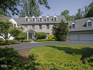 4 Fox Run Ln, Westport, CT 06880-4014
