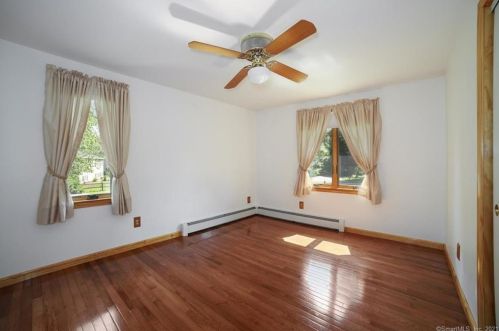 7 White Oak Dr, Southington CT  06489-3835 exterior