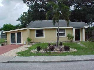 195 25th Ave, Bradenton, FL 34208-3647