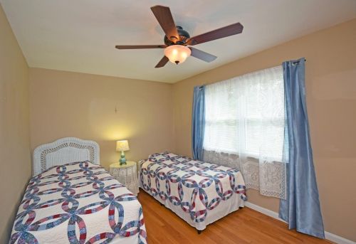 2415 Beechmont Ave, Cincinnati OH 45230-2030 exterior