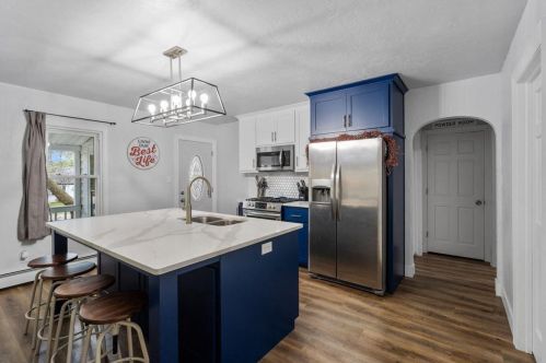 1437 Western Ave, Green Bay, WI 54303-2118