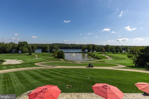 18345 Mid Ocean Pl, Leesburg VA 20176-7451 exterior